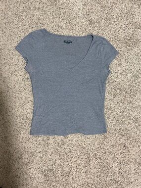Women’s Slim V-Neck Short Sleeve Top in Heather Gray - #27
